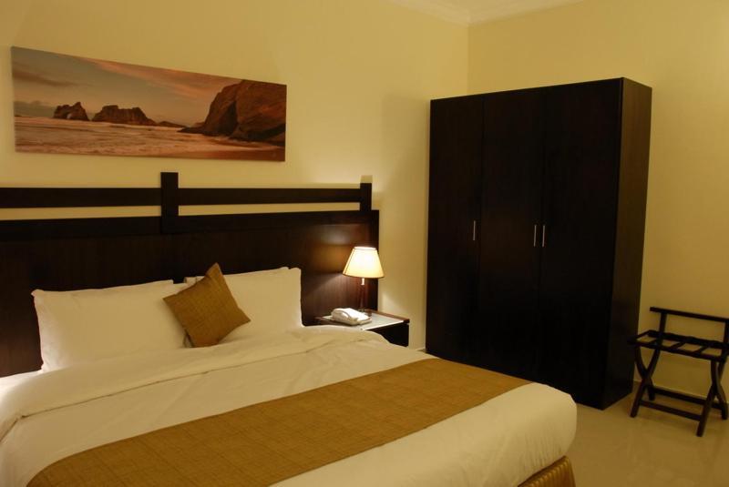 Al Hayat Hotel Suites Charjah Chambre photo