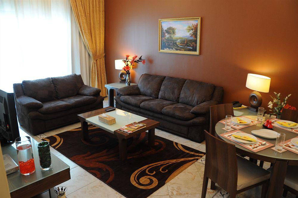 Al Hayat Hotel Suites Charjah Extérieur photo